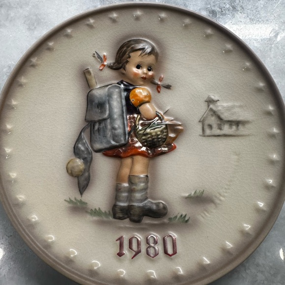 1980 MJ Hummel 10th Annual Decorative Collectable Plate - Picture 7 of 10